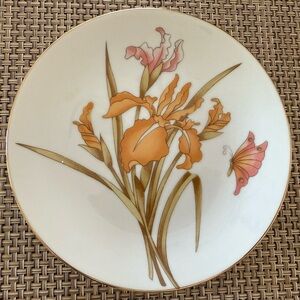 Gorgeous delicate porcelain decorative gold trim Japanese butterfly lily plate